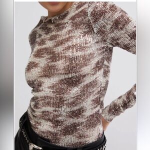 FREE PEOPLE PRINTED GOLD RUSH LONG SLEEVE ALABASTER COMBO SEQUIN TOP size XS